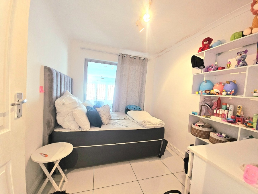 4 Bedroom Property for Sale in Marina Da Gama Western Cape